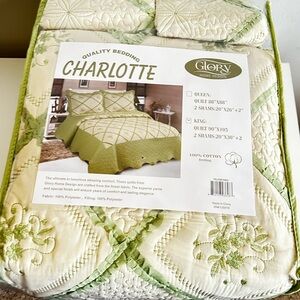 Charlotte Green and Cream Bedding Set